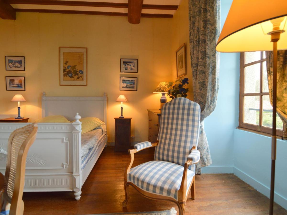 Magnificent Holiday Home With Pool Saint-Paul-du-Bois Phòng bức ảnh